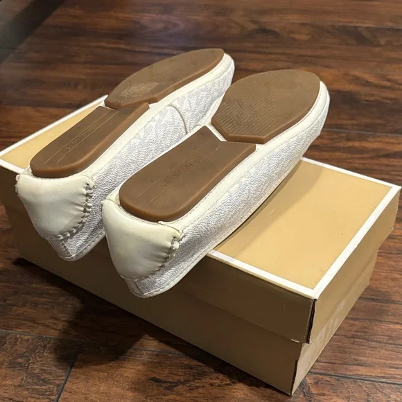 Michael Kors Vintage Lily Moccasins - Picture 5 of 8